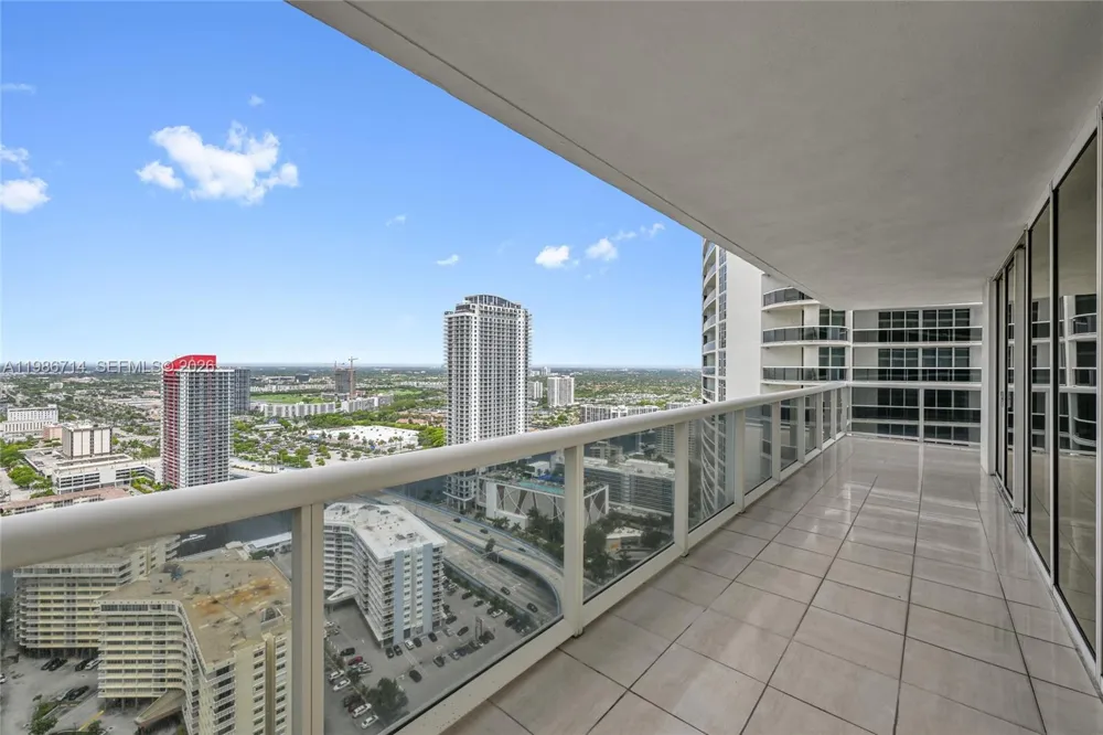 1830 S Ocean Dr #3508 Hallandale Beach, FL 33009