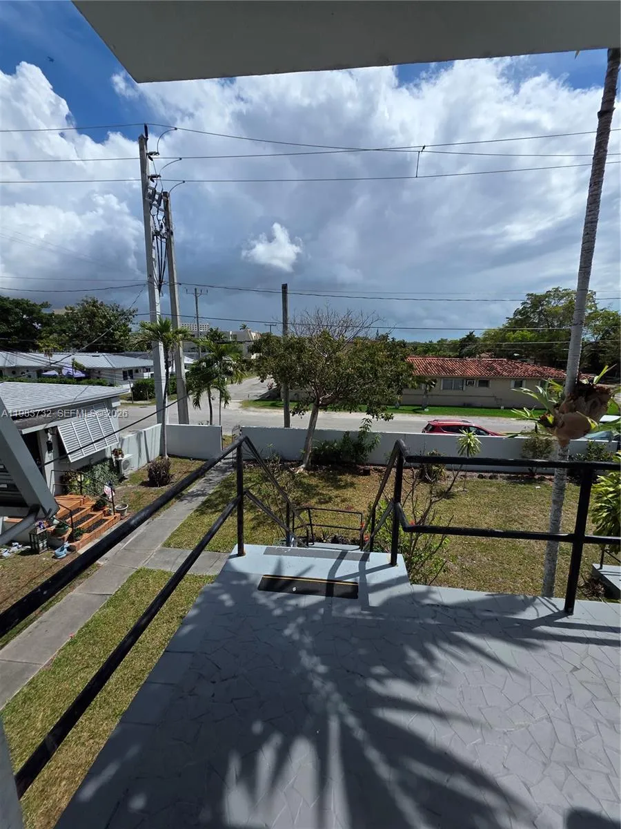 71 Esplanade Dr #D Miami Springs, FL 33166