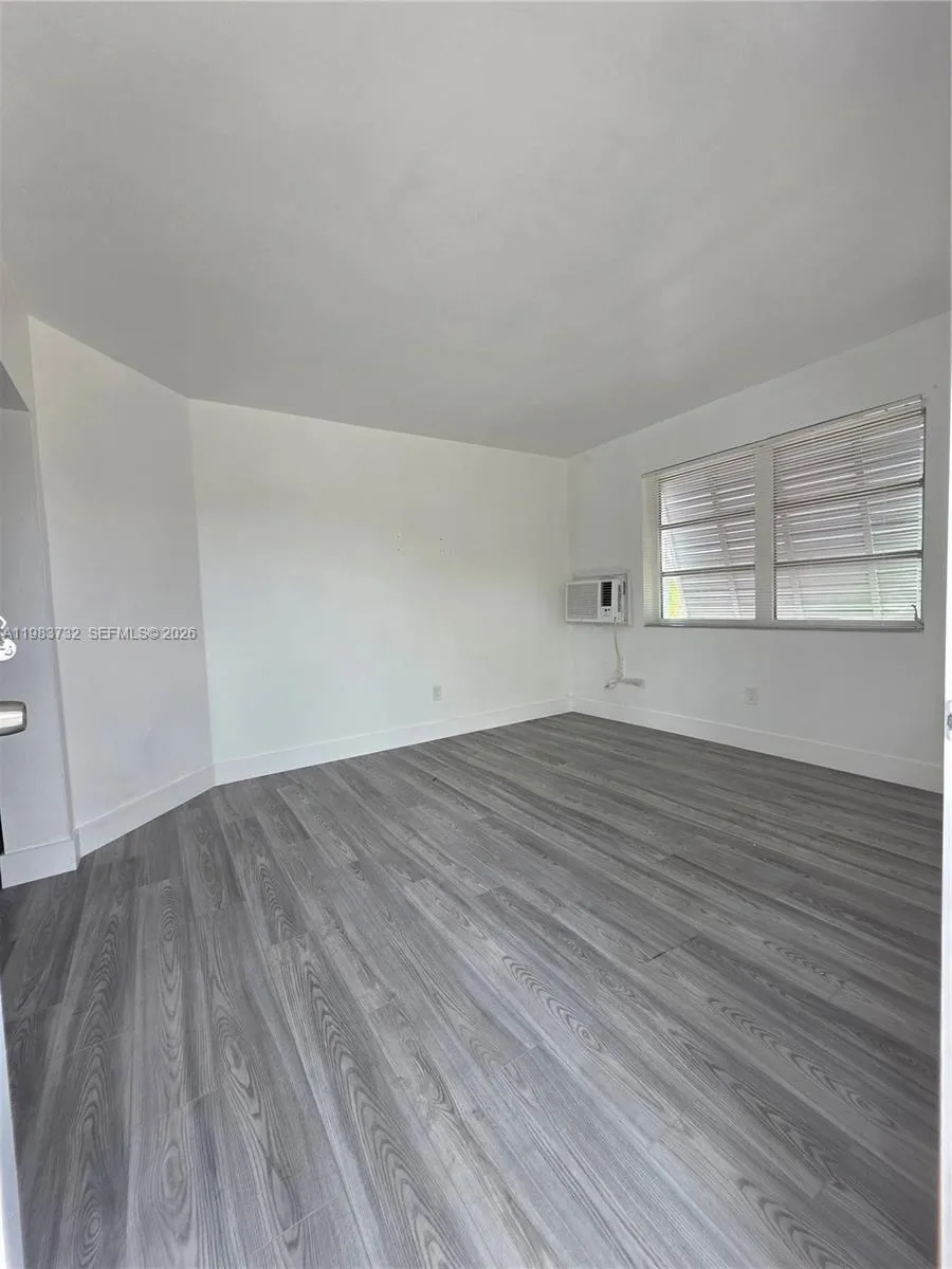 71 Esplanade Dr #D Miami Springs, FL 33166