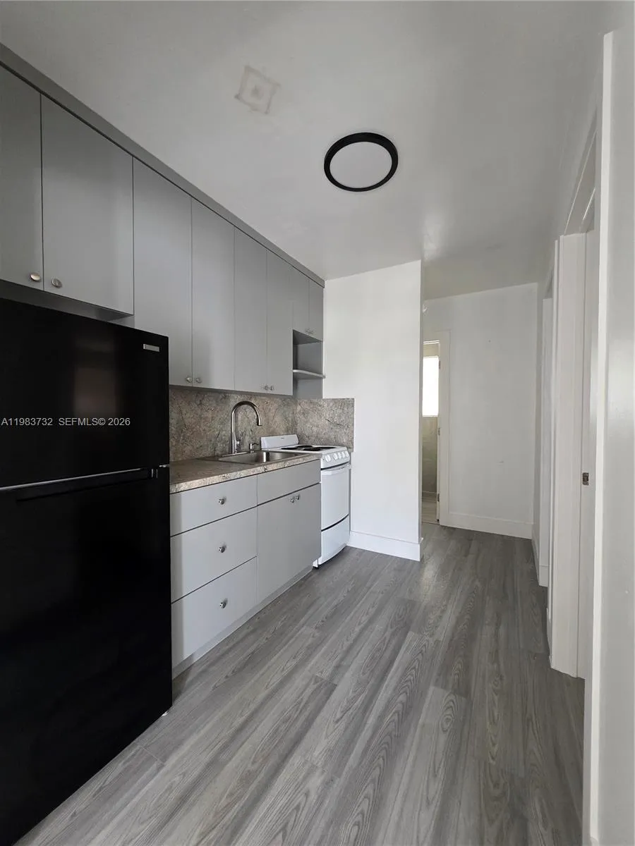 71 Esplanade Dr #D Miami Springs, FL 33166