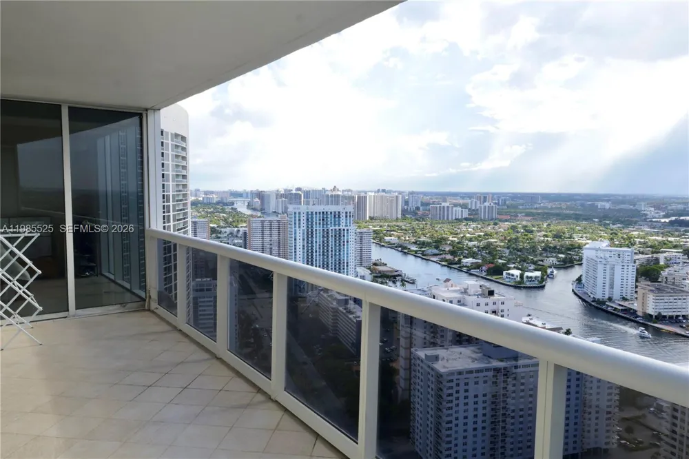 1800 S Ocean Drive #3908 Hallandale Beach, FL 33009
