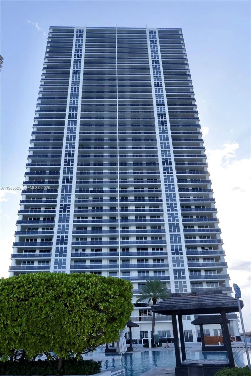 1800 S Ocean Drive #3908 Hallandale Beach, FL 33009