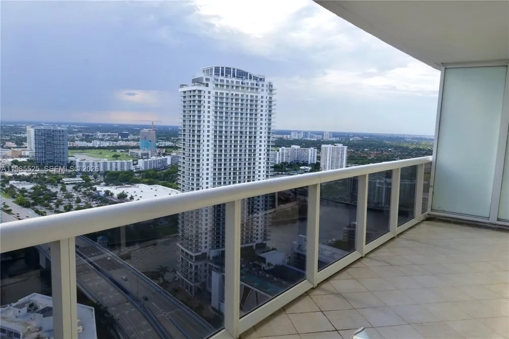 1800 S Ocean Drive #3908 Hallandale Beach, FL 33009