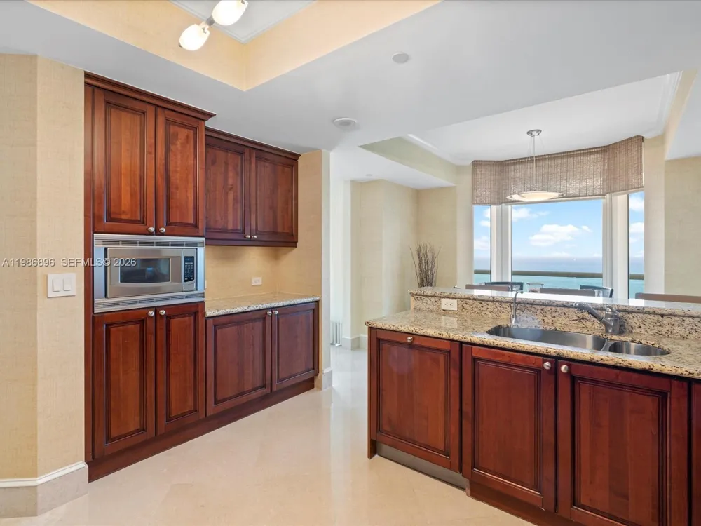 17875 Collins Ave #2903 Sunny Isles Beach, FL 33160