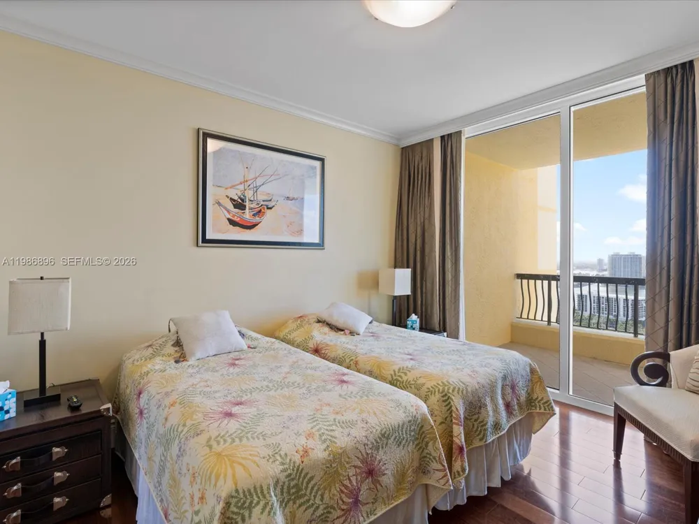 17875 Collins Ave #2903 Sunny Isles Beach, FL 33160