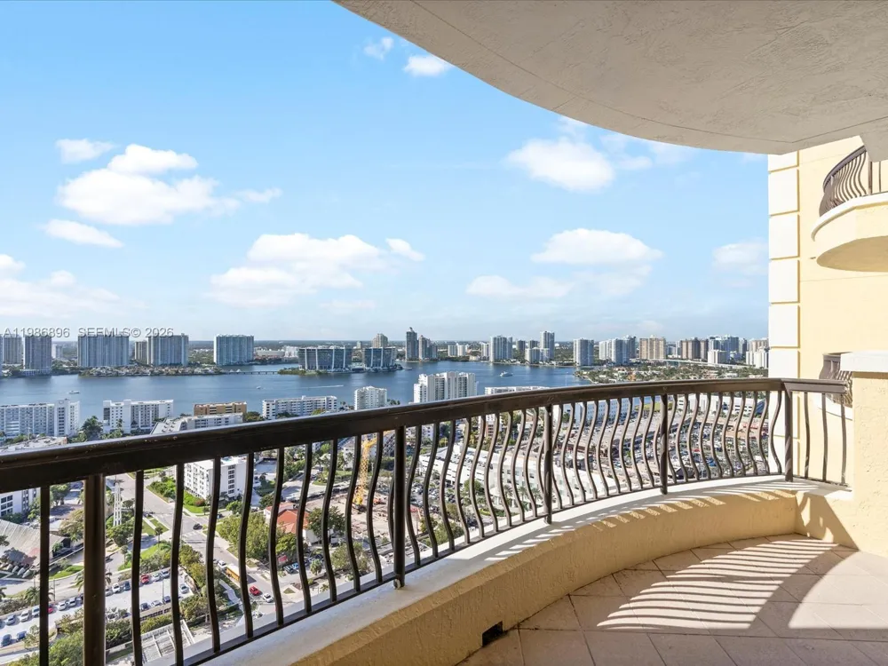 17875 Collins Ave #2903 Sunny Isles Beach, FL 33160