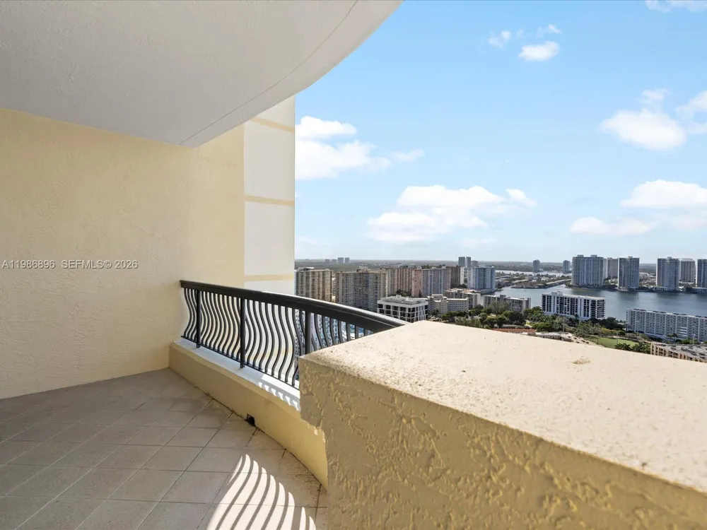 17875 Collins Ave #2903 Sunny Isles Beach, FL 33160