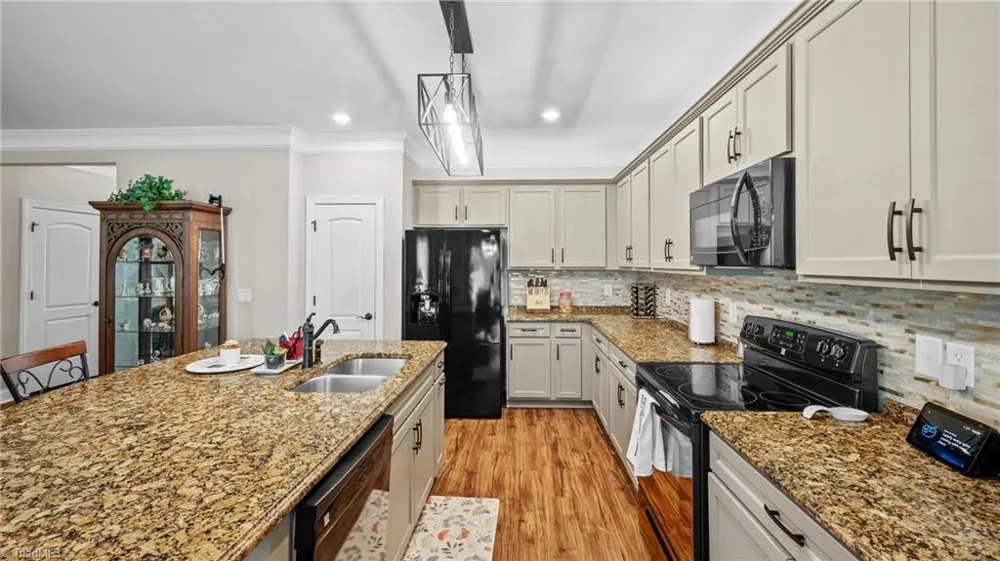 3159 Perrin Drive Haw River, NC 27258