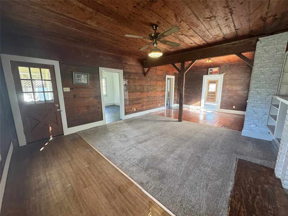 809 E Palestine Street Mexia, TX 76667