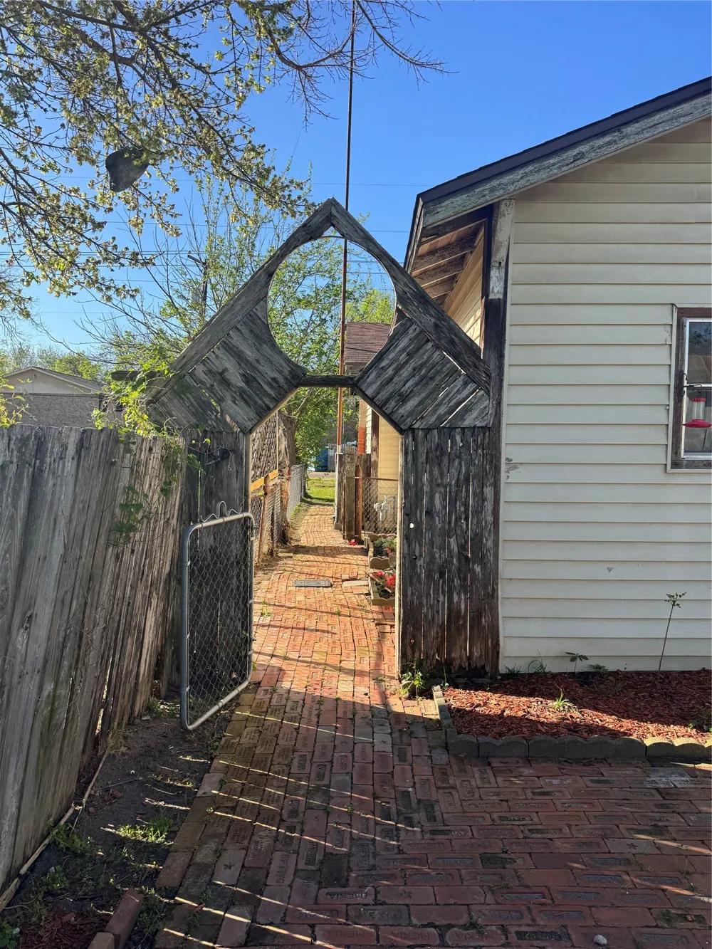 809 E Palestine Street Mexia, TX 76667