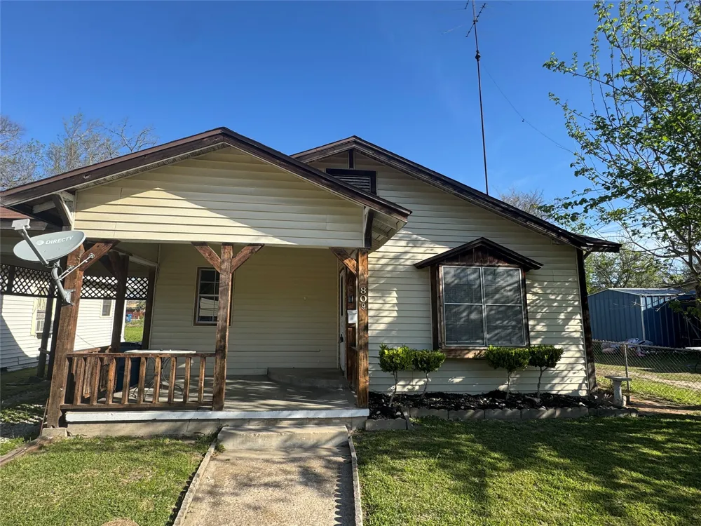 809 E Palestine Street Mexia, TX 76667