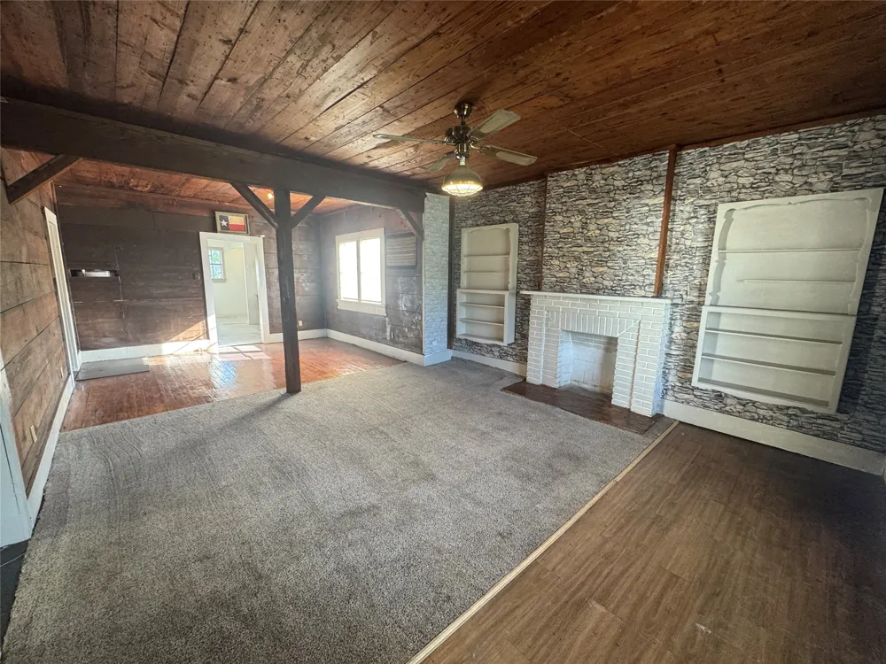 809 E Palestine Street Mexia, TX 76667