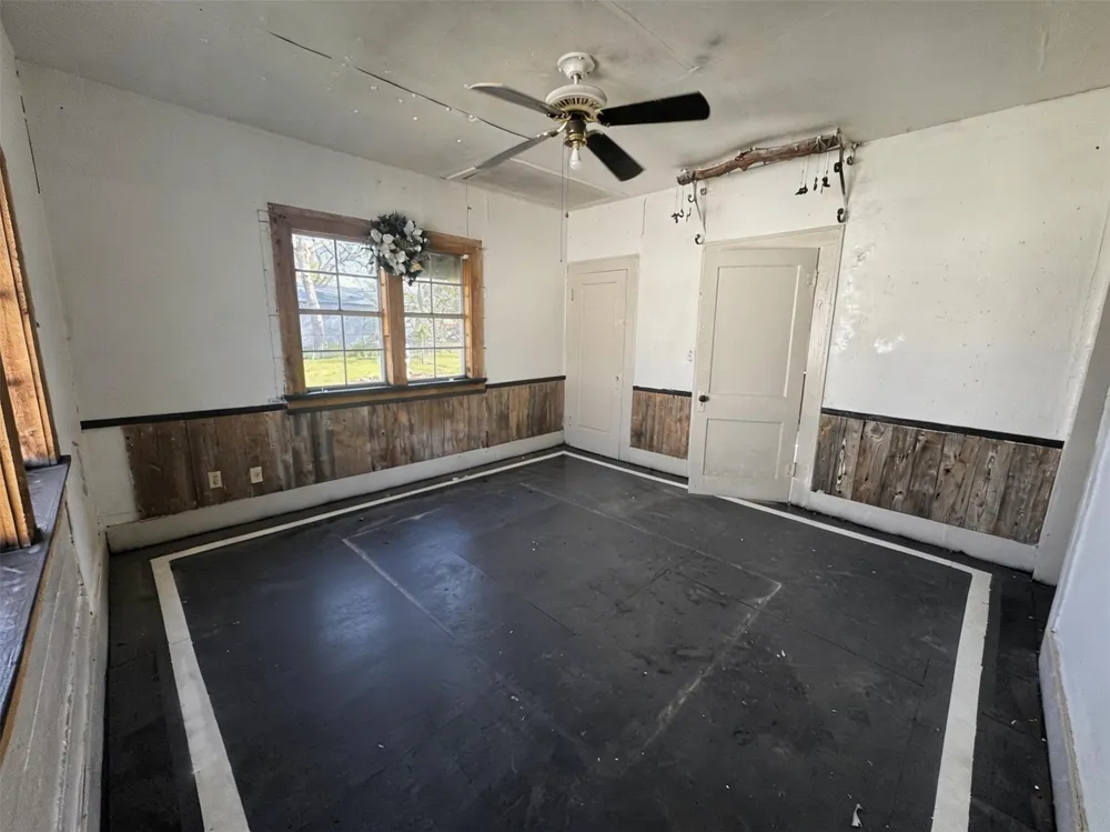 809 E Palestine Street Mexia, TX 76667