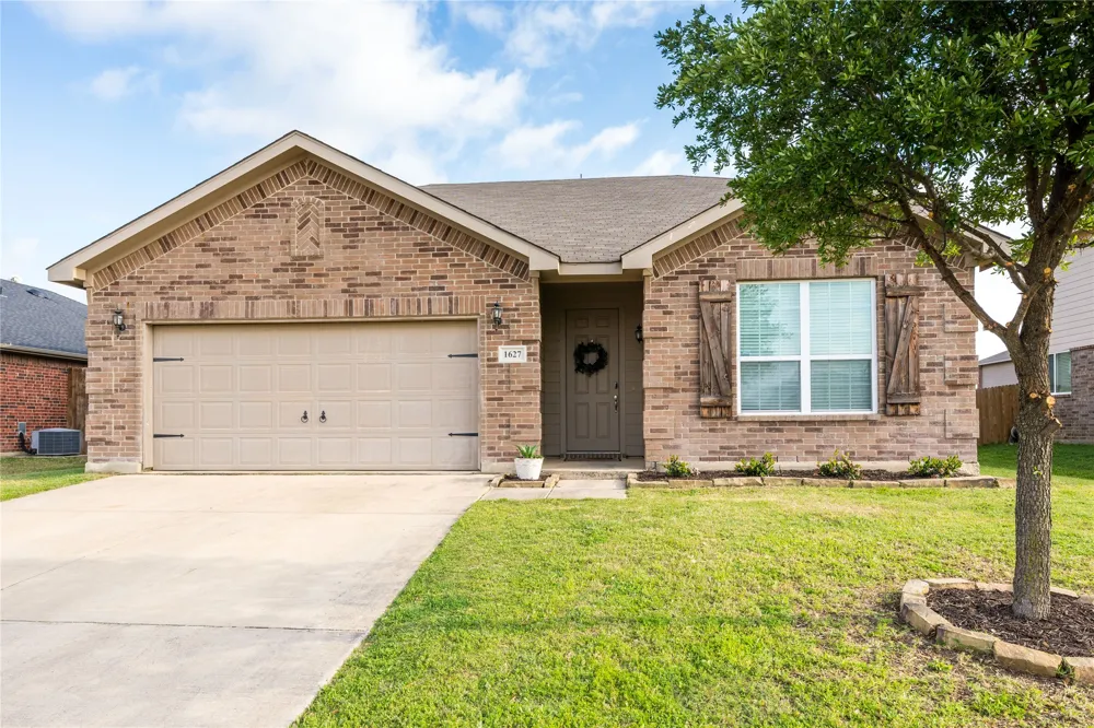 1627 Kawati Way Krum, TX 76249