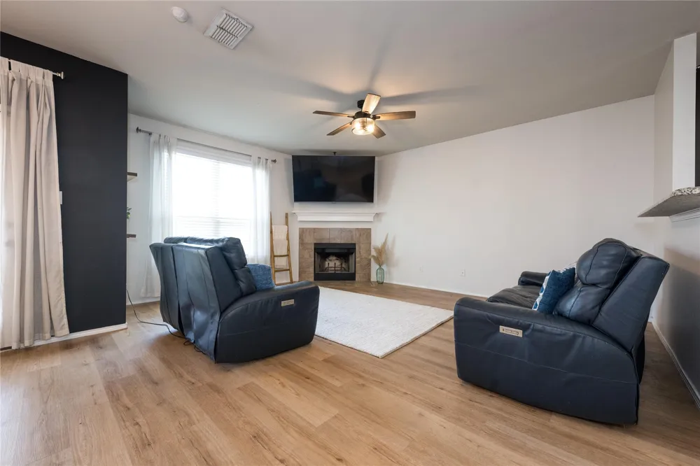 1627 Kawati Way Krum, TX 76249