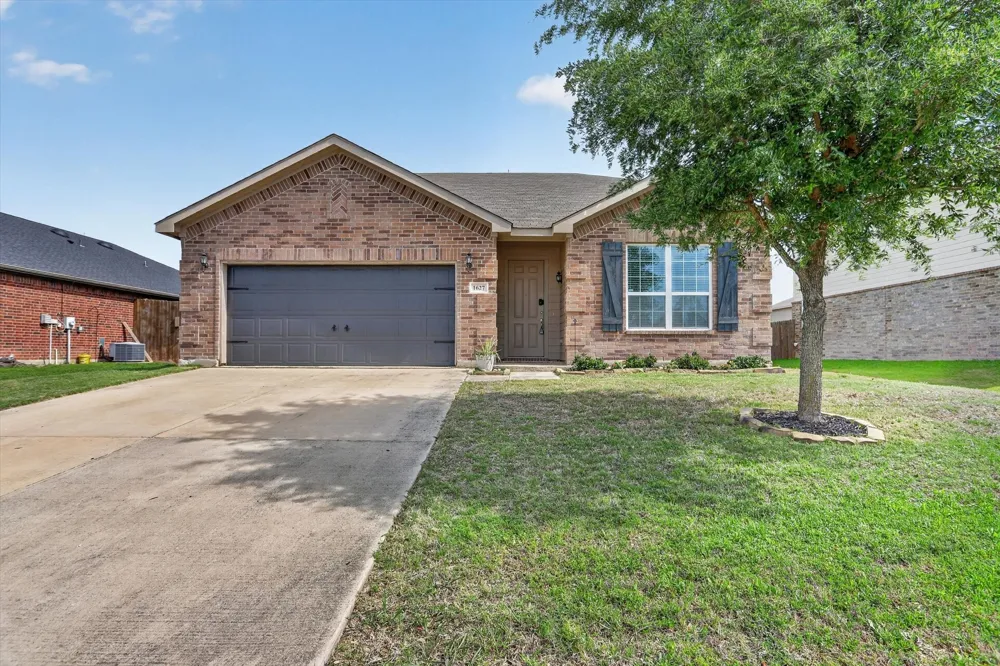 1627 Kawati Way Krum, TX 76249