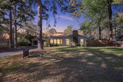 207 Grass Knoll Drive