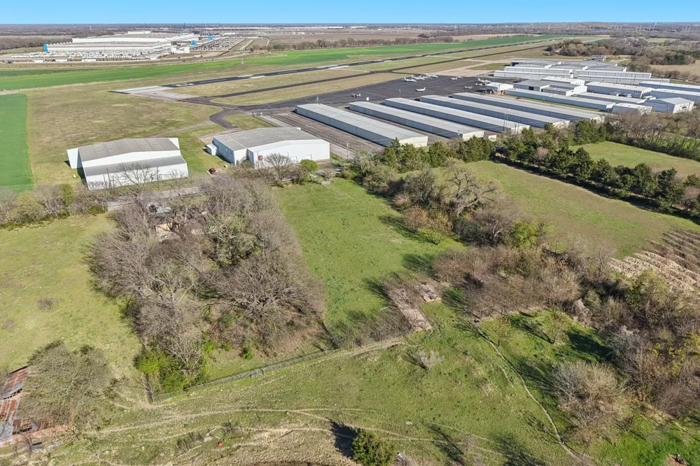 611 Ferris Road Lancaster, TX 75146