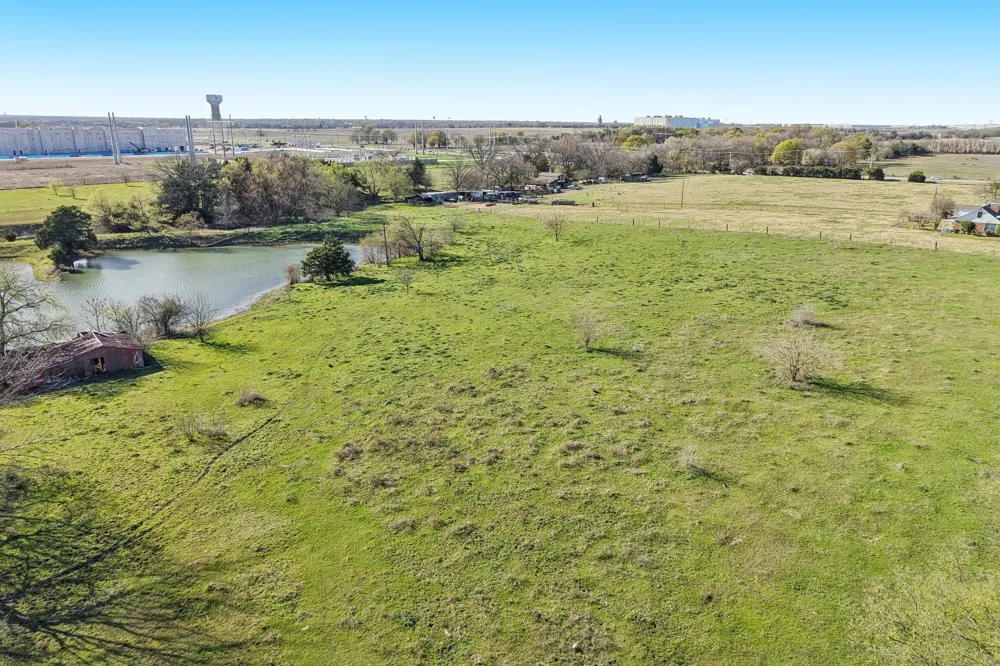 611 Ferris Road Lancaster, TX 75146
