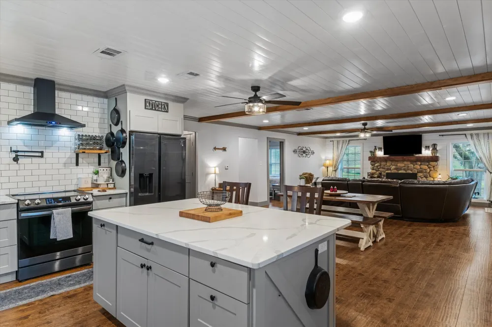 18541 FM 17 Canton, TX 75103