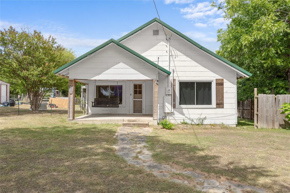200 S Cleveland Meridian, TX 76665