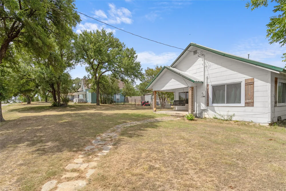 200 S Cleveland Meridian, TX 76665