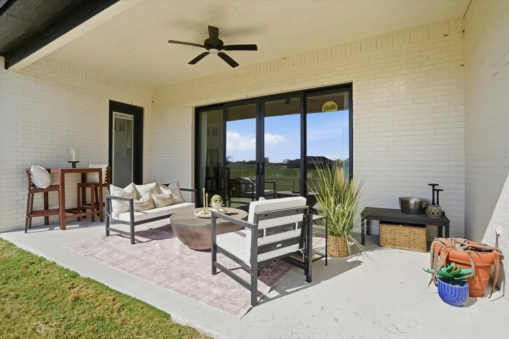 561 Royal Santana Weatherford, TX 76087