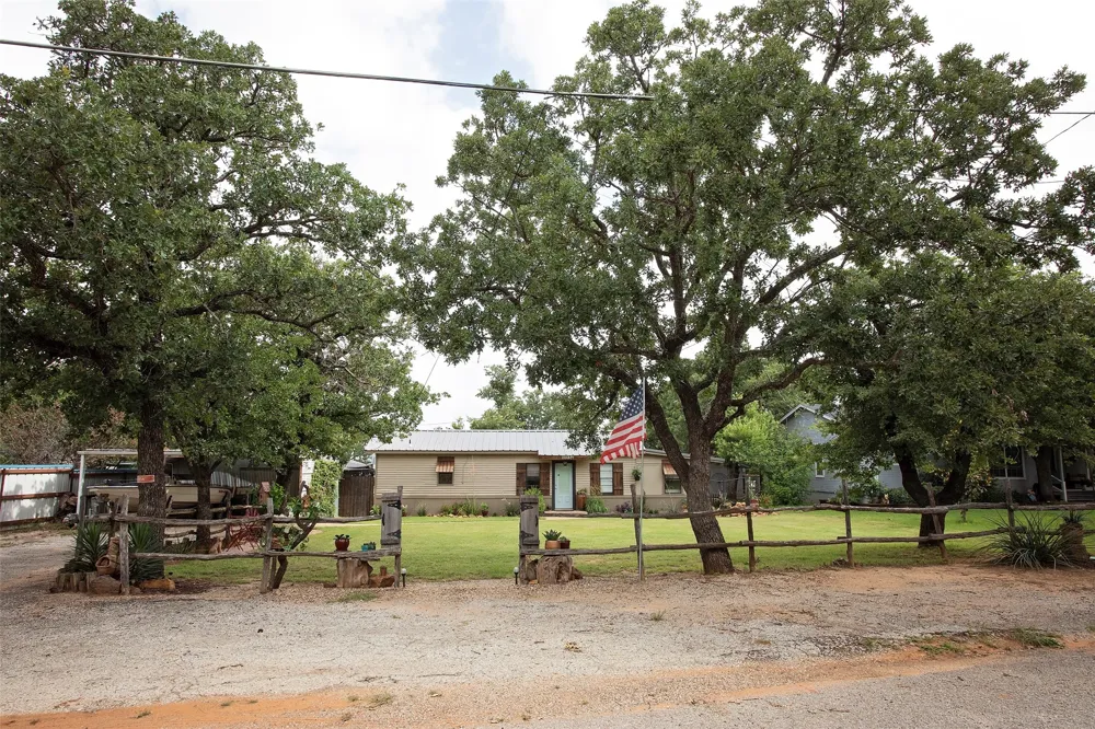 10234 County Road 198 Breckenridge, TX 76424