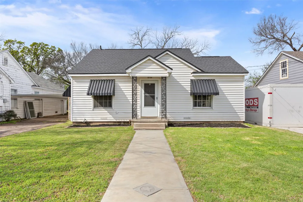1206 Ashleman Street Bellmead, TX 76705