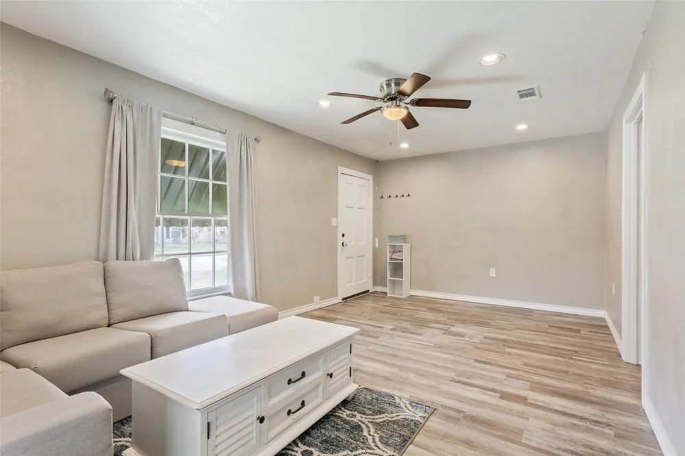 1206 Ashleman Street Bellmead, TX 76705