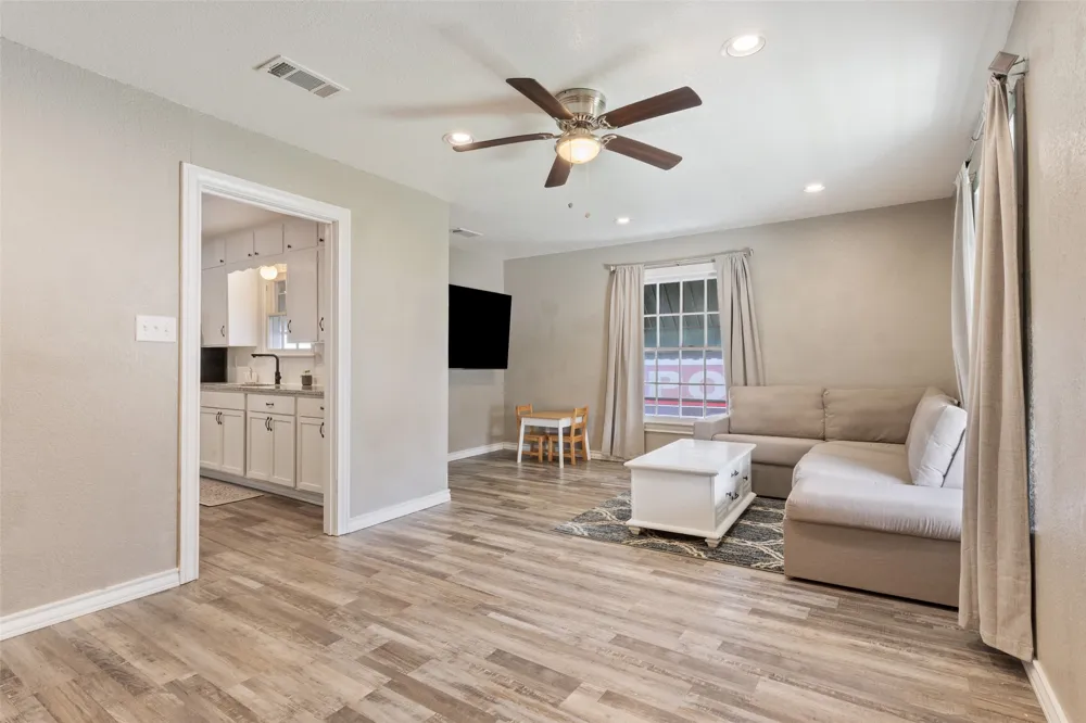 1206 Ashleman Street Bellmead, TX 76705