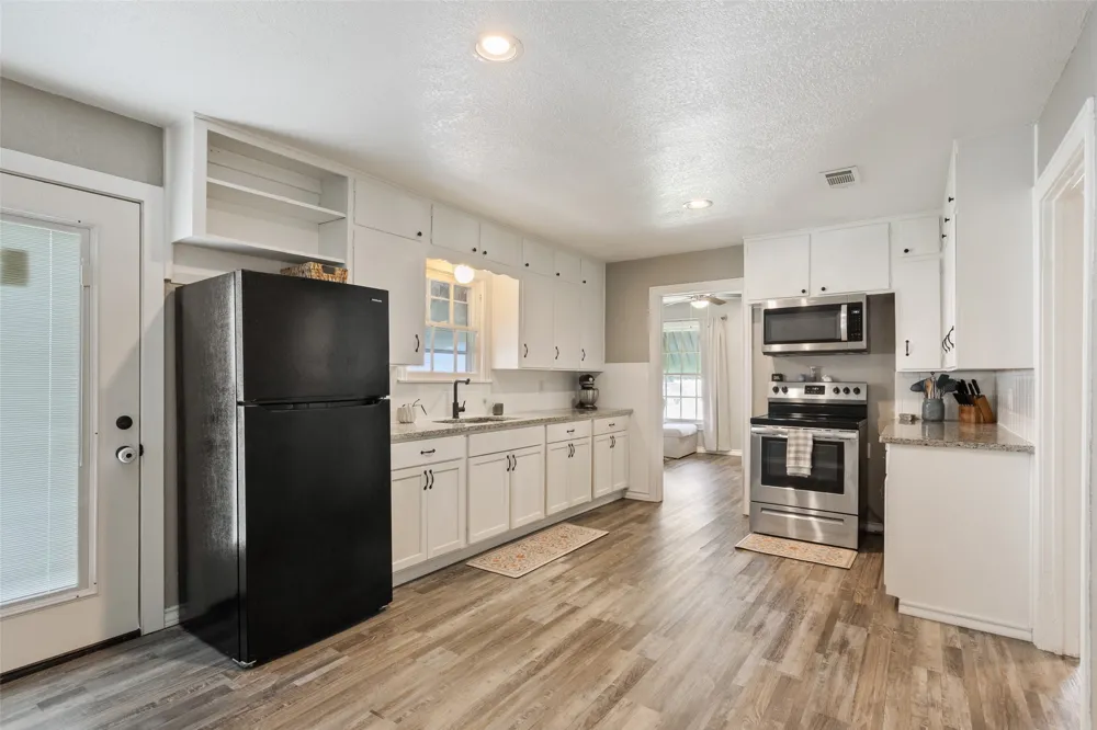 1206 Ashleman Street Bellmead, TX 76705