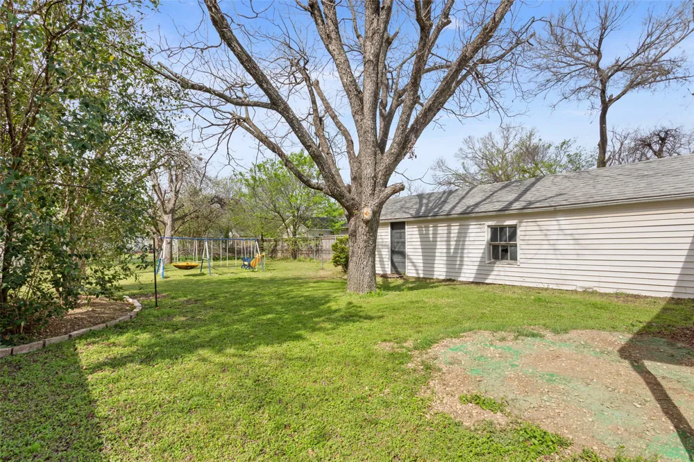 1206 Ashleman Street Bellmead, TX 76705