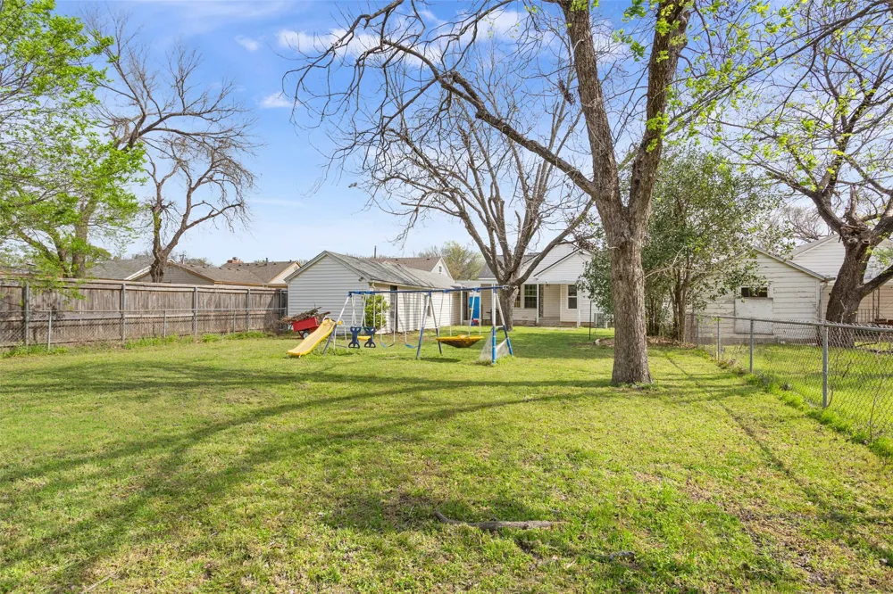 1206 Ashleman Street Bellmead, TX 76705