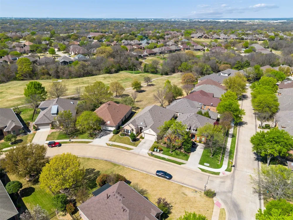379 Southern Hills Drive Fairview, TX 75069