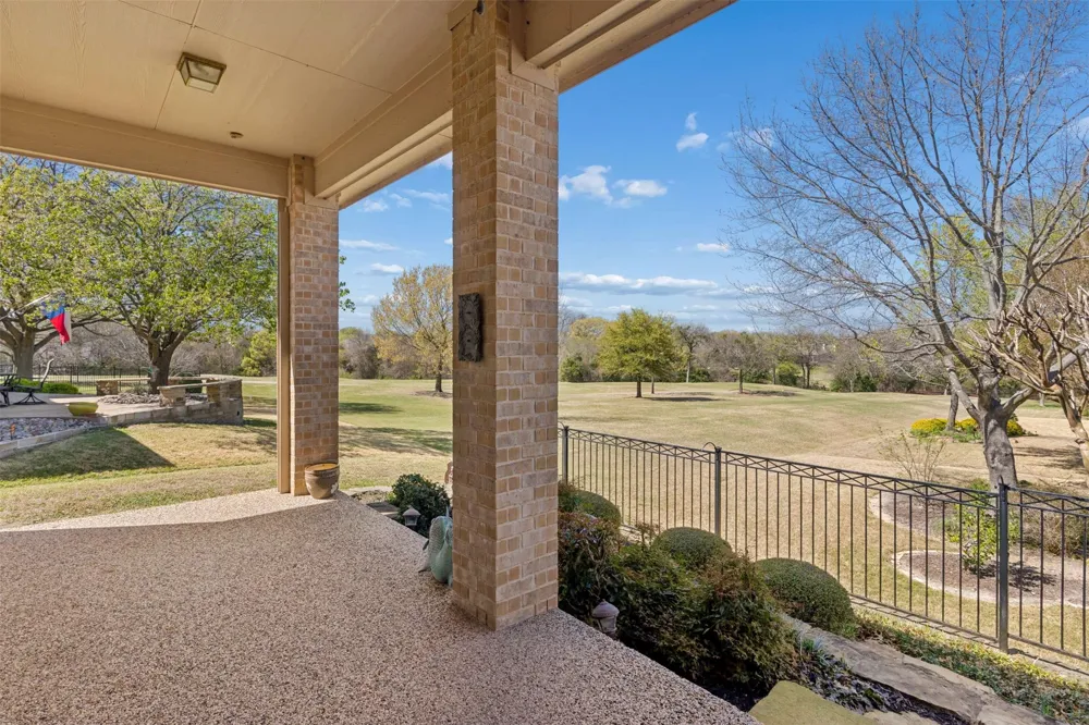 379 Southern Hills Drive Fairview, TX 75069