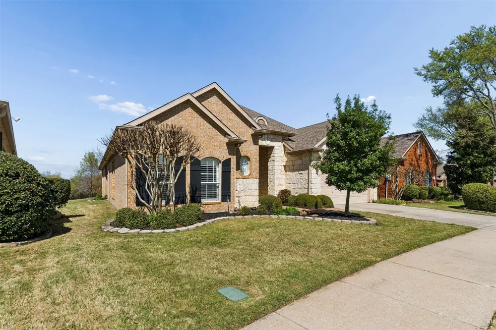 379 Southern Hills Drive Fairview, TX 75069