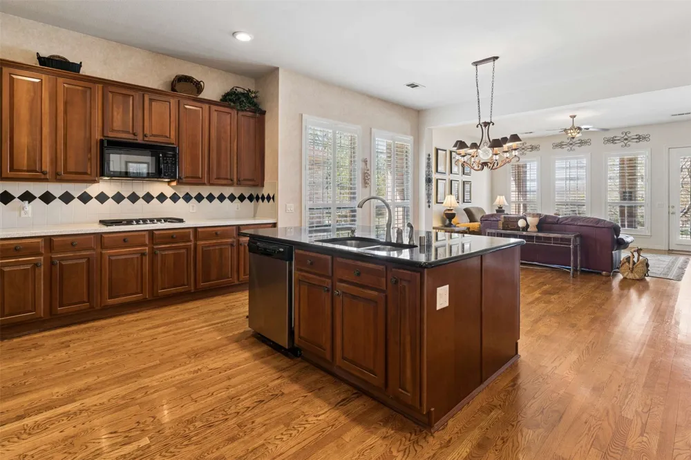 379 Southern Hills Drive Fairview, TX 75069