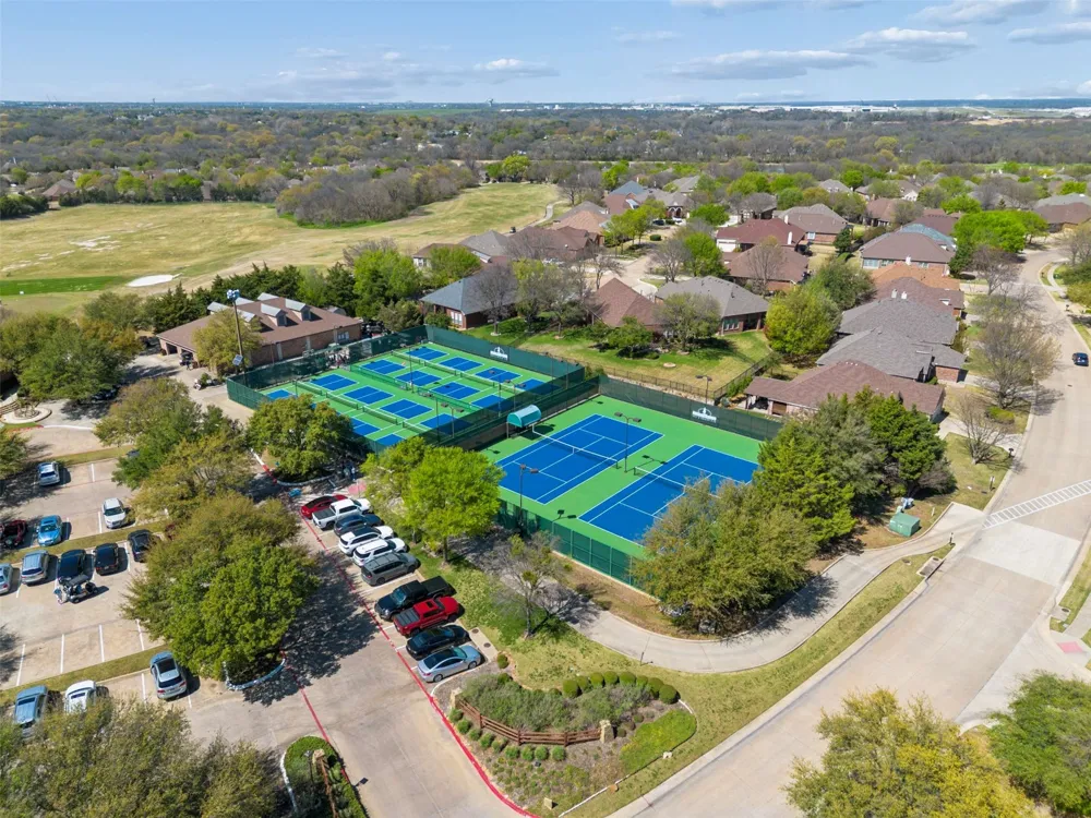 379 Southern Hills Drive Fairview, TX 75069