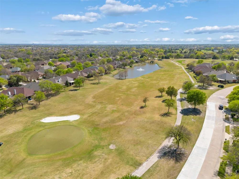 379 Southern Hills Drive Fairview, TX 75069