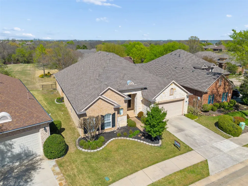 379 Southern Hills Drive Fairview, TX 75069