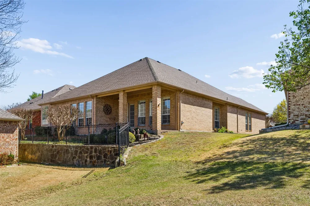 379 Southern Hills Drive Fairview, TX 75069