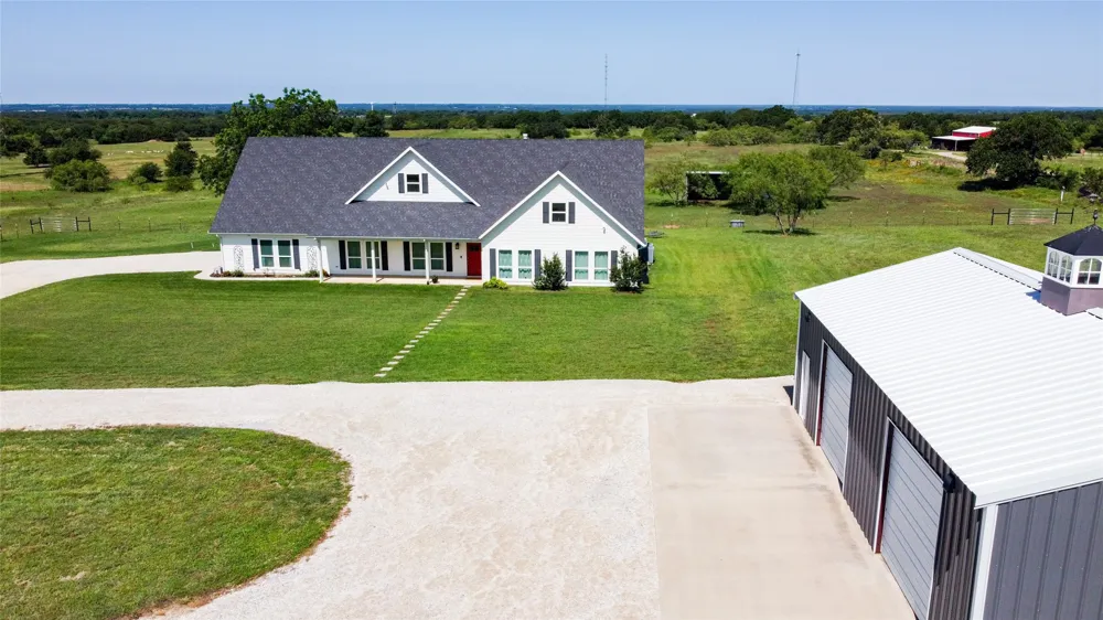 121 County Road 2571 Alvord, TX 76225