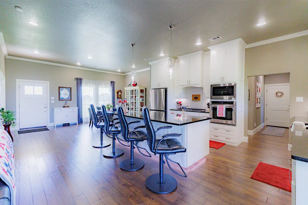 121 County Road 2571 Alvord, TX 76225