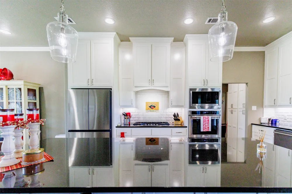 121 County Road 2571 Alvord, TX 76225