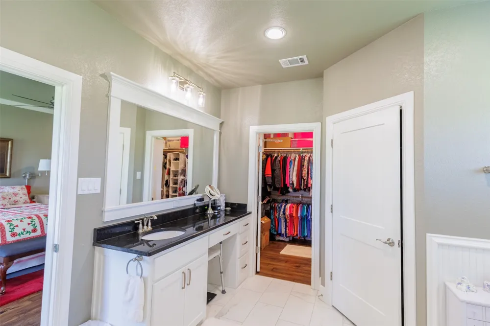 121 County Road 2571 Alvord, TX 76225