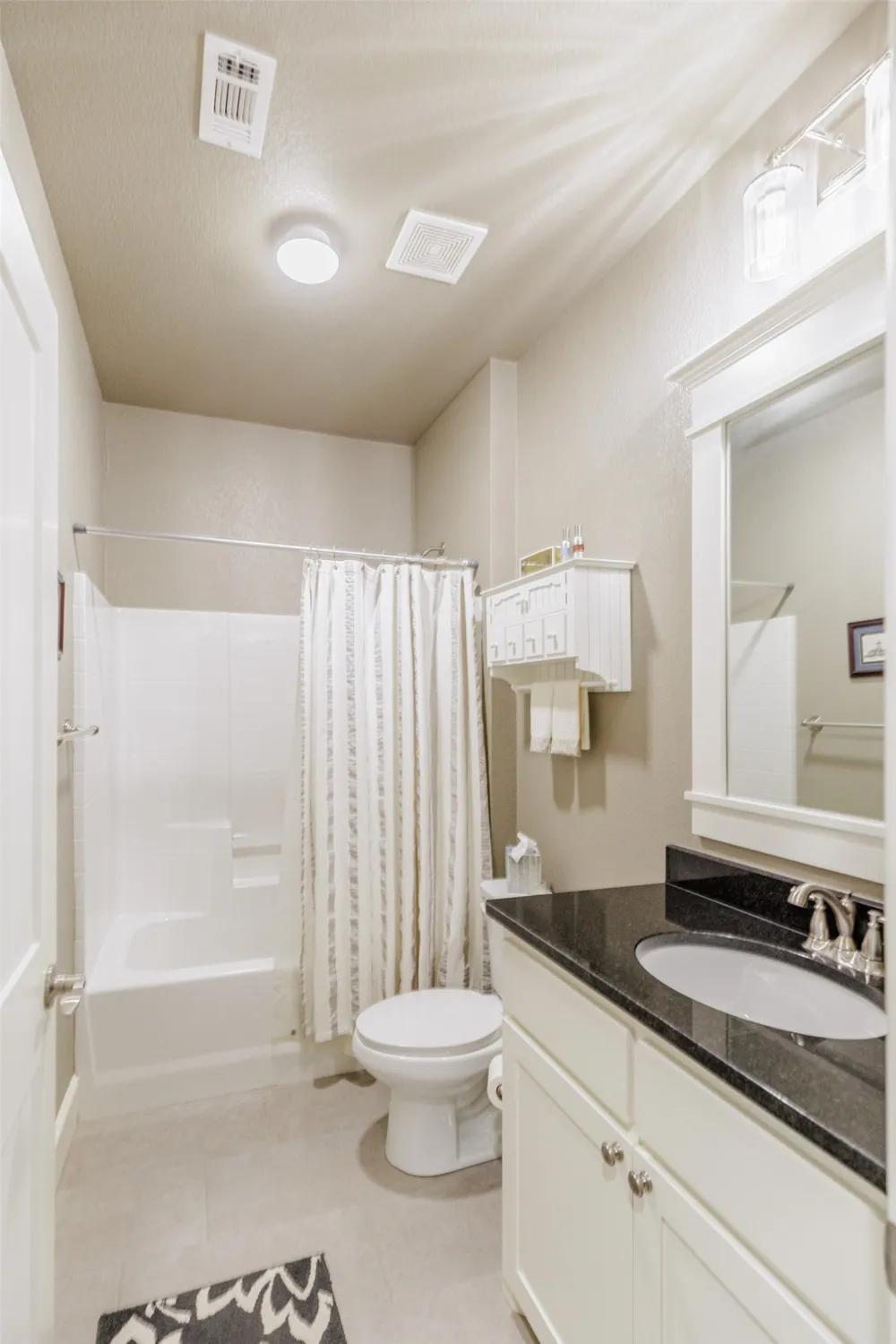 121 County Road 2571 Alvord, TX 76225