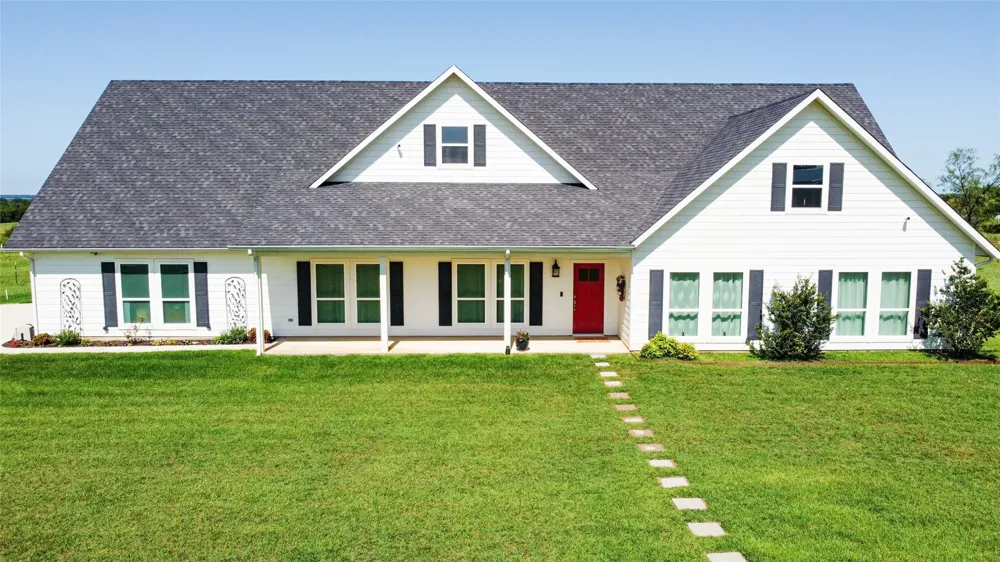 121 County Road 2571 Alvord, TX 76225
