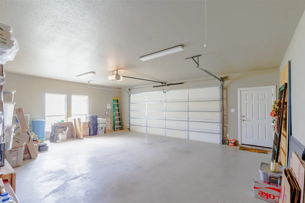 121 County Road 2571 Alvord, TX 76225