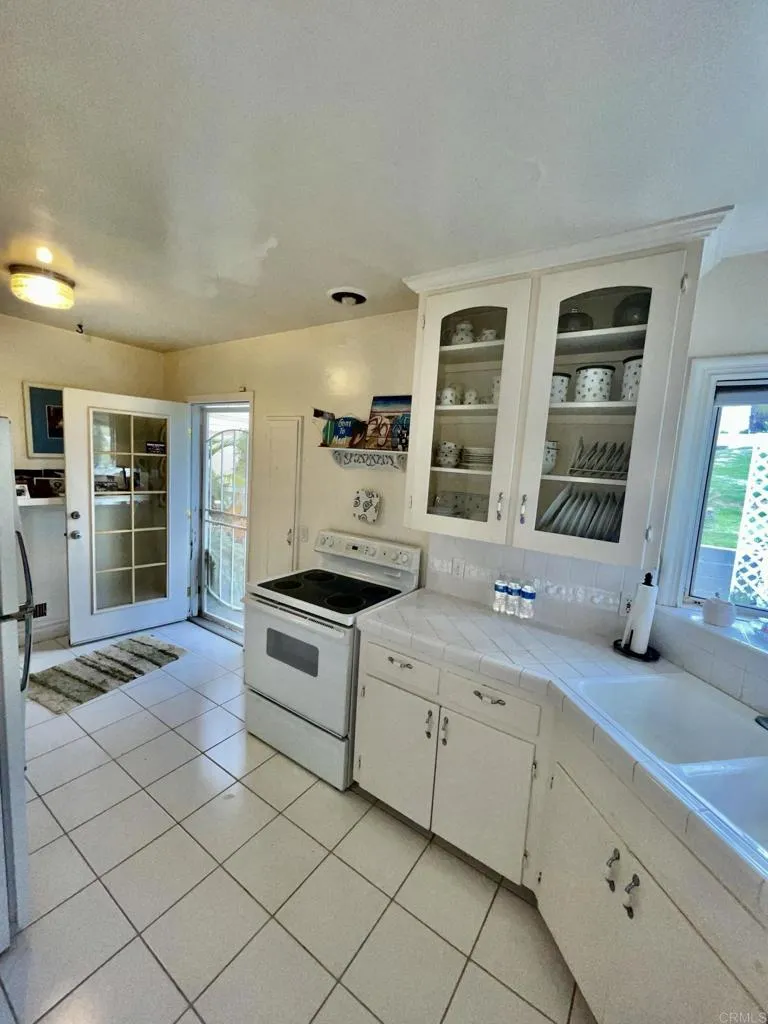2357 Via Monserate Fallbrook, CA 92084